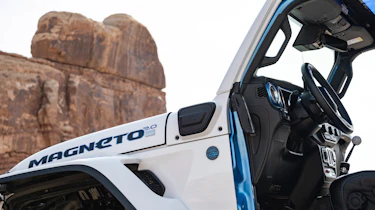 Jeep Magneto 2.0 concept - interior
