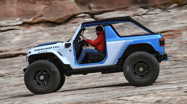 Jeep Magneto 2.0 concept - front action