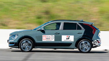 Kia Niro Hybrid prototype - side action