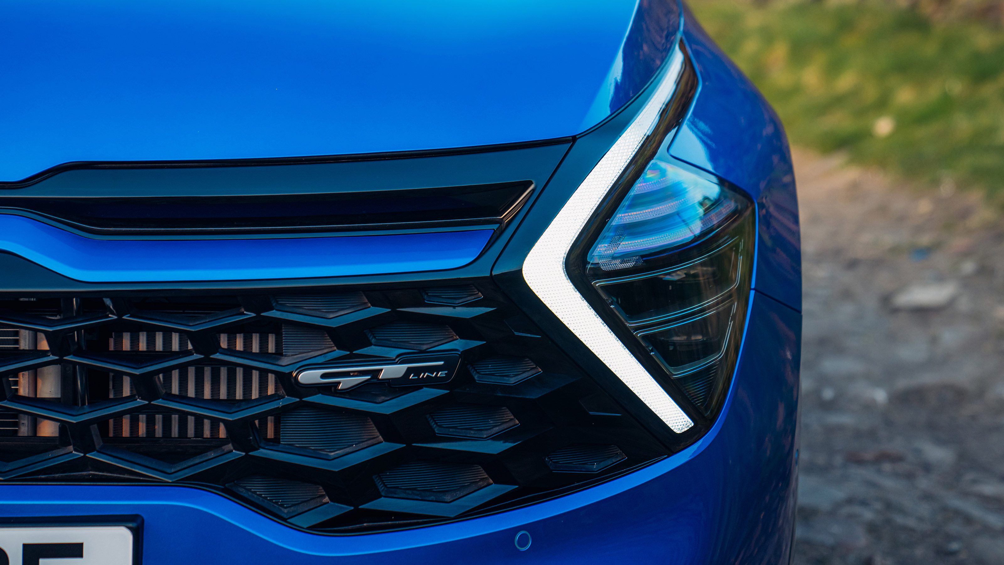 Kia Sportage PHEV - front light