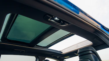 Kia Sportage PHEV - roof