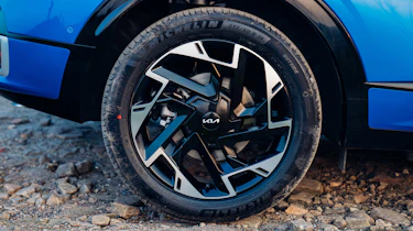 Kia Sportage PHEV - wheel