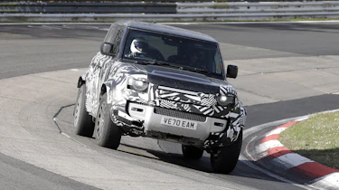 Land Rover Defender V8 spy shots front