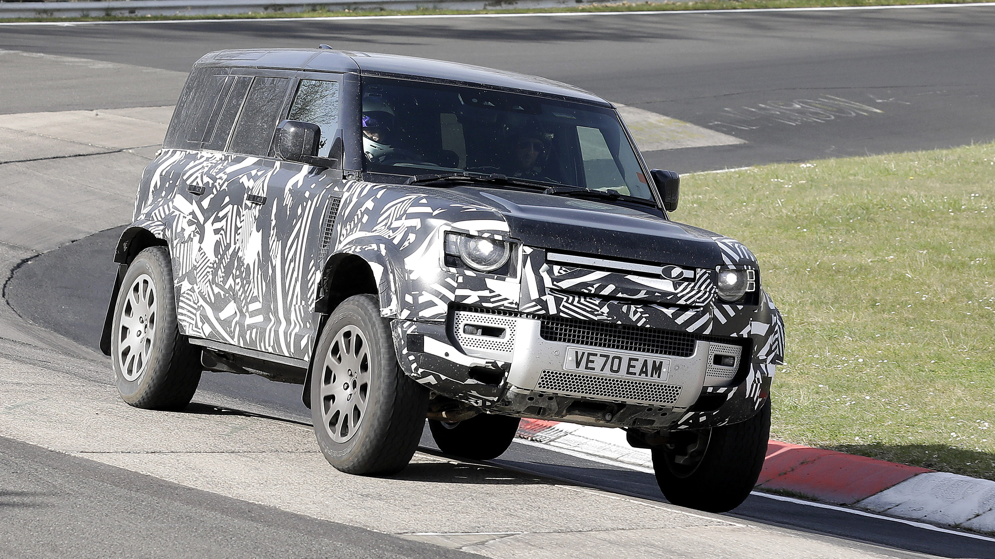 Land Rover Defender V8 spy shots carousel