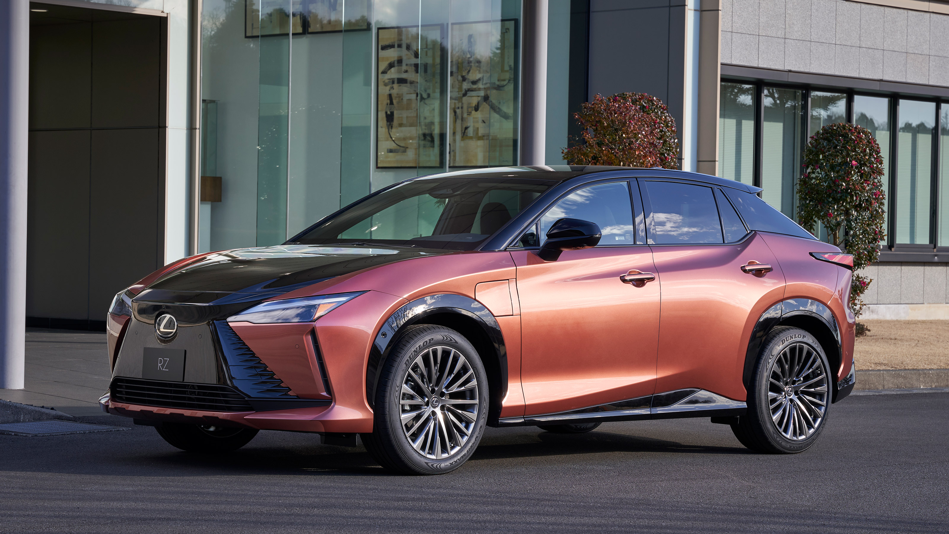 Lexus RZ 450e - front static