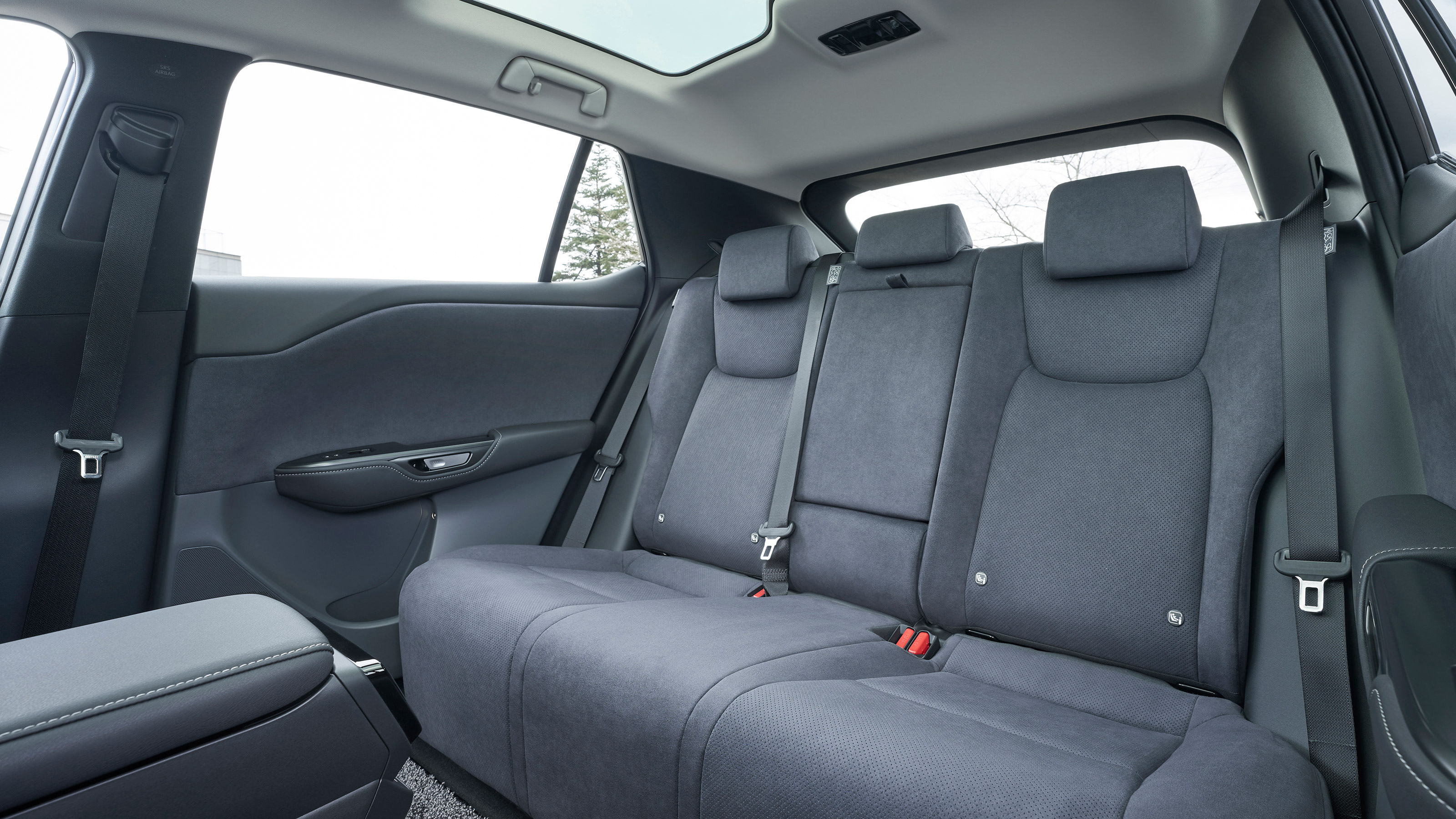 Lexus RZ 450e - rear seats