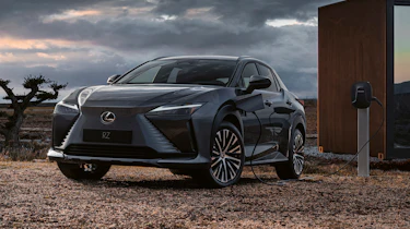 Lexus RZ 450e - charging