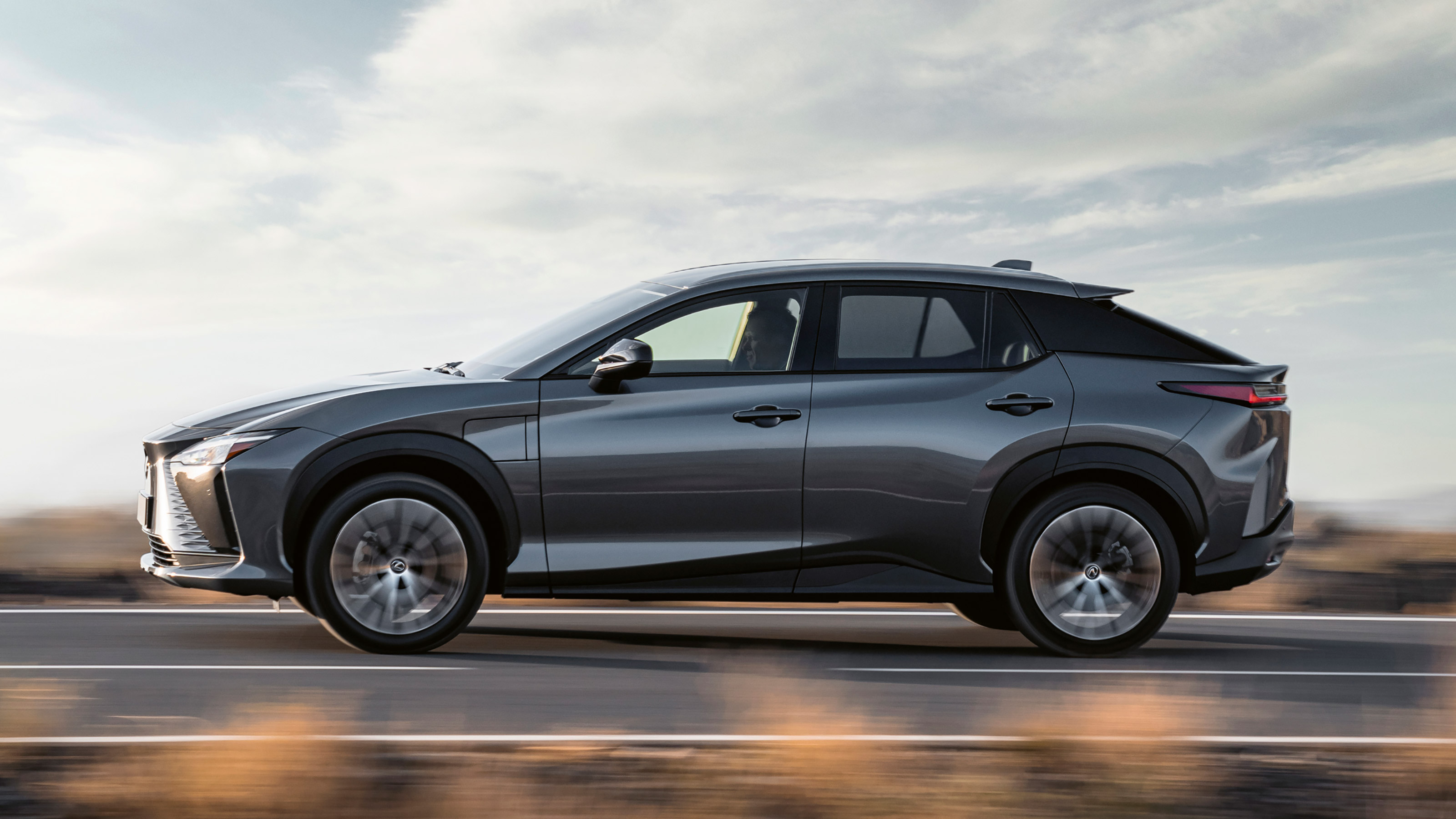 Lexus RZ 450e - side