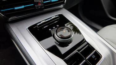 MG5 EV - transmission