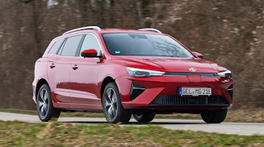 MG5 EV - front action