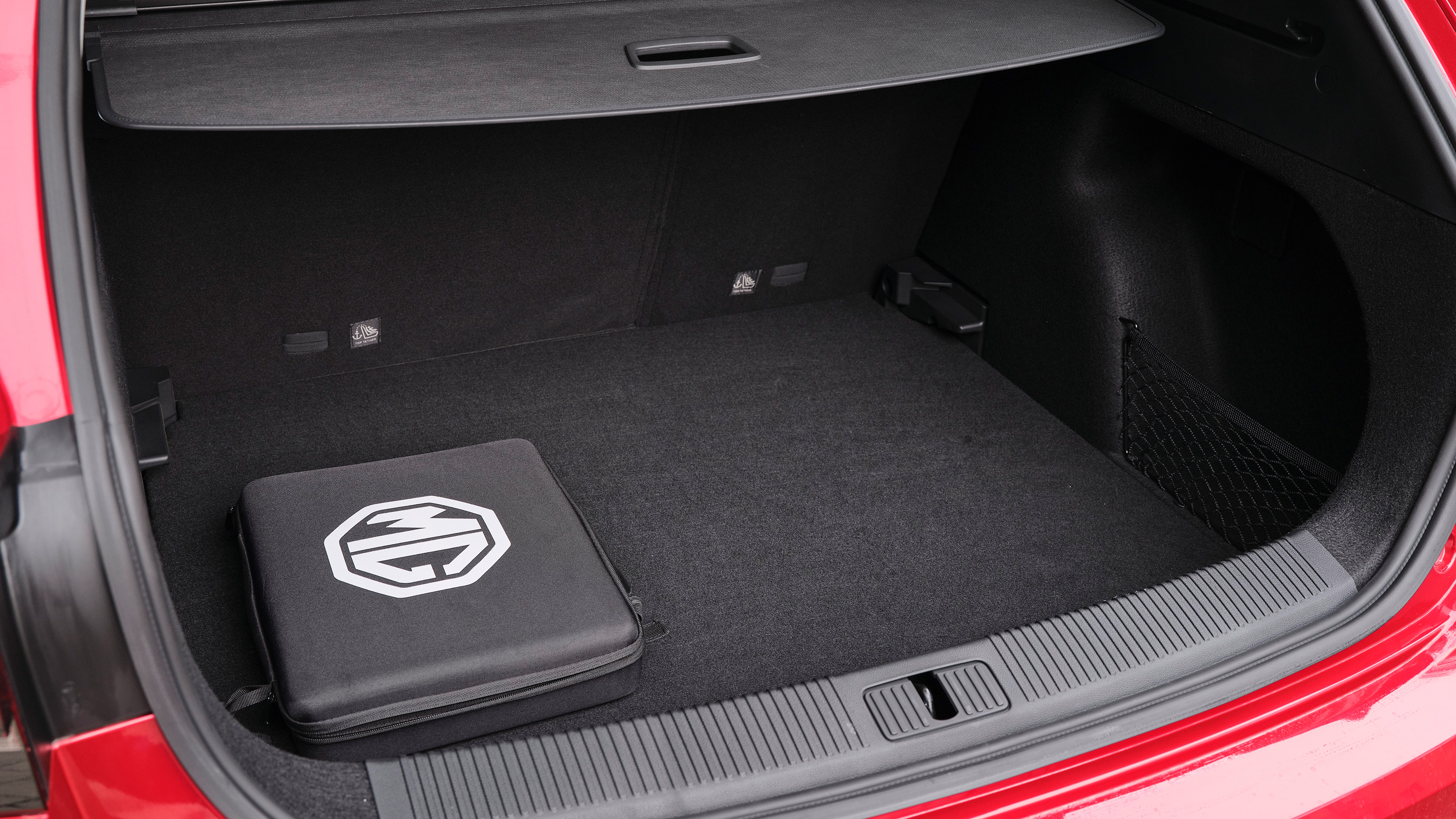 MG5 EV - boot