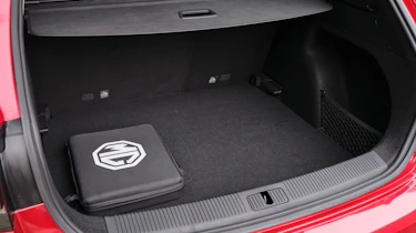 MG5 EV - boot