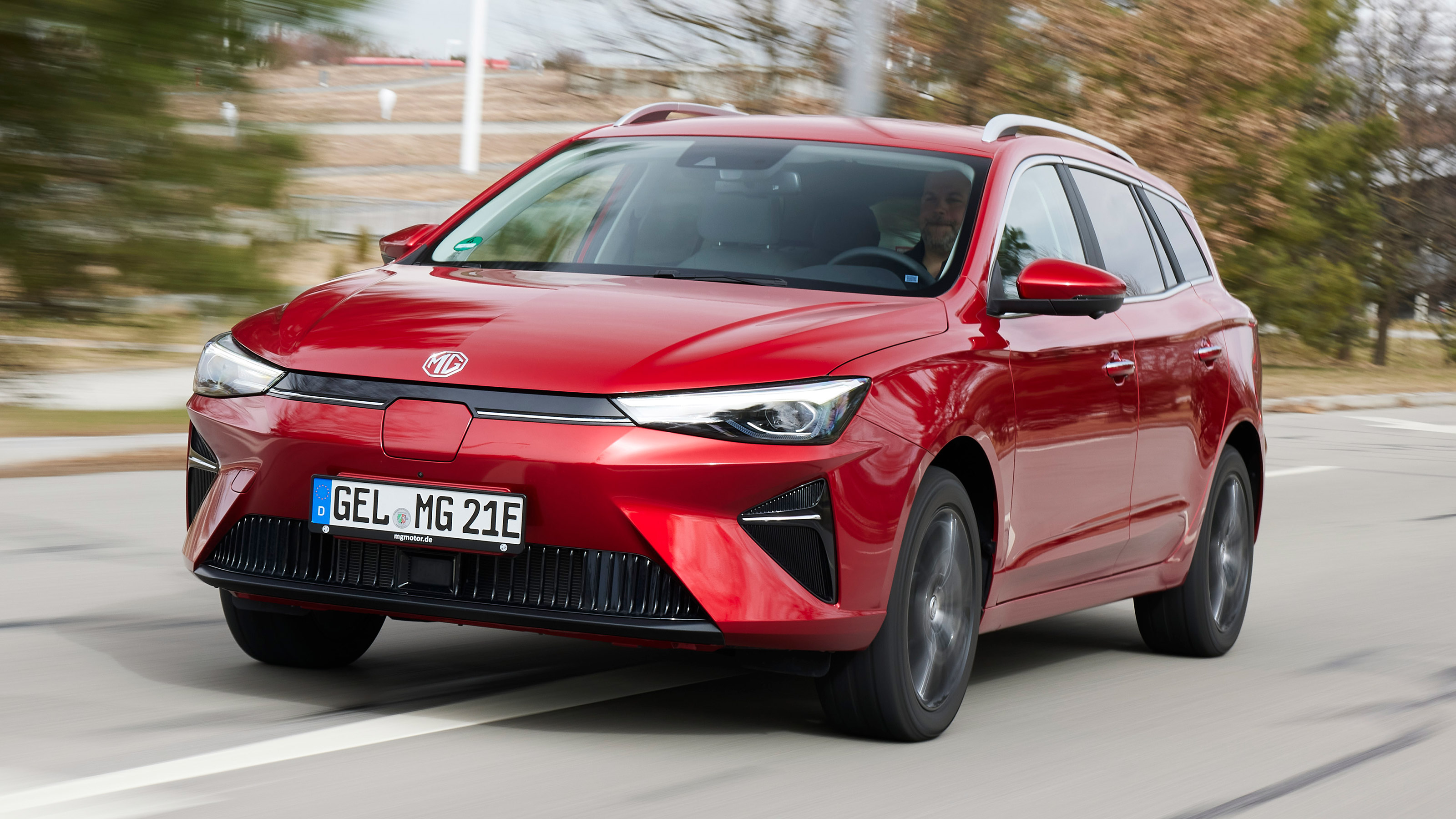 MG5 EV - front tracking