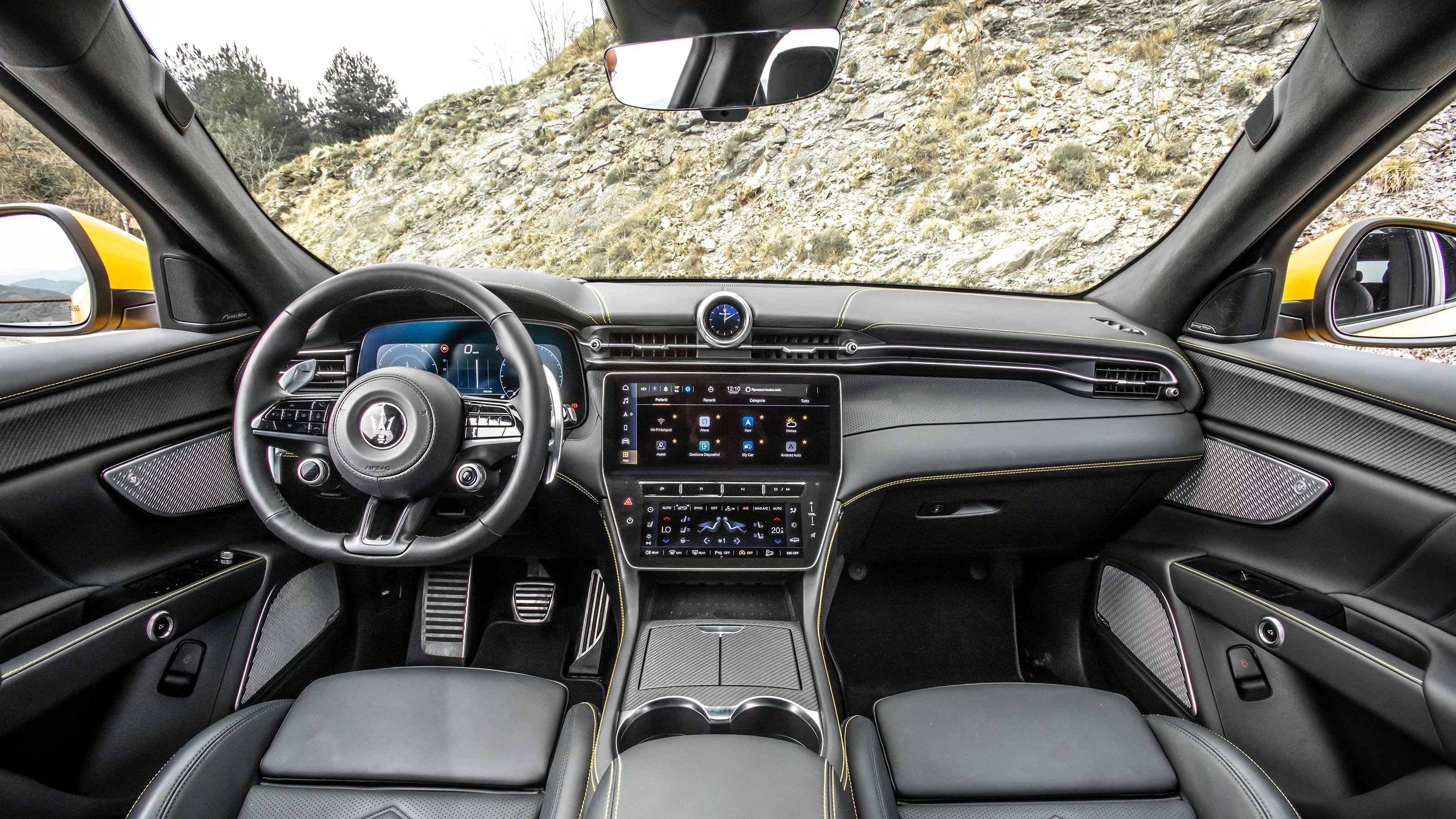 Maserati Grecale Trofeo - interior