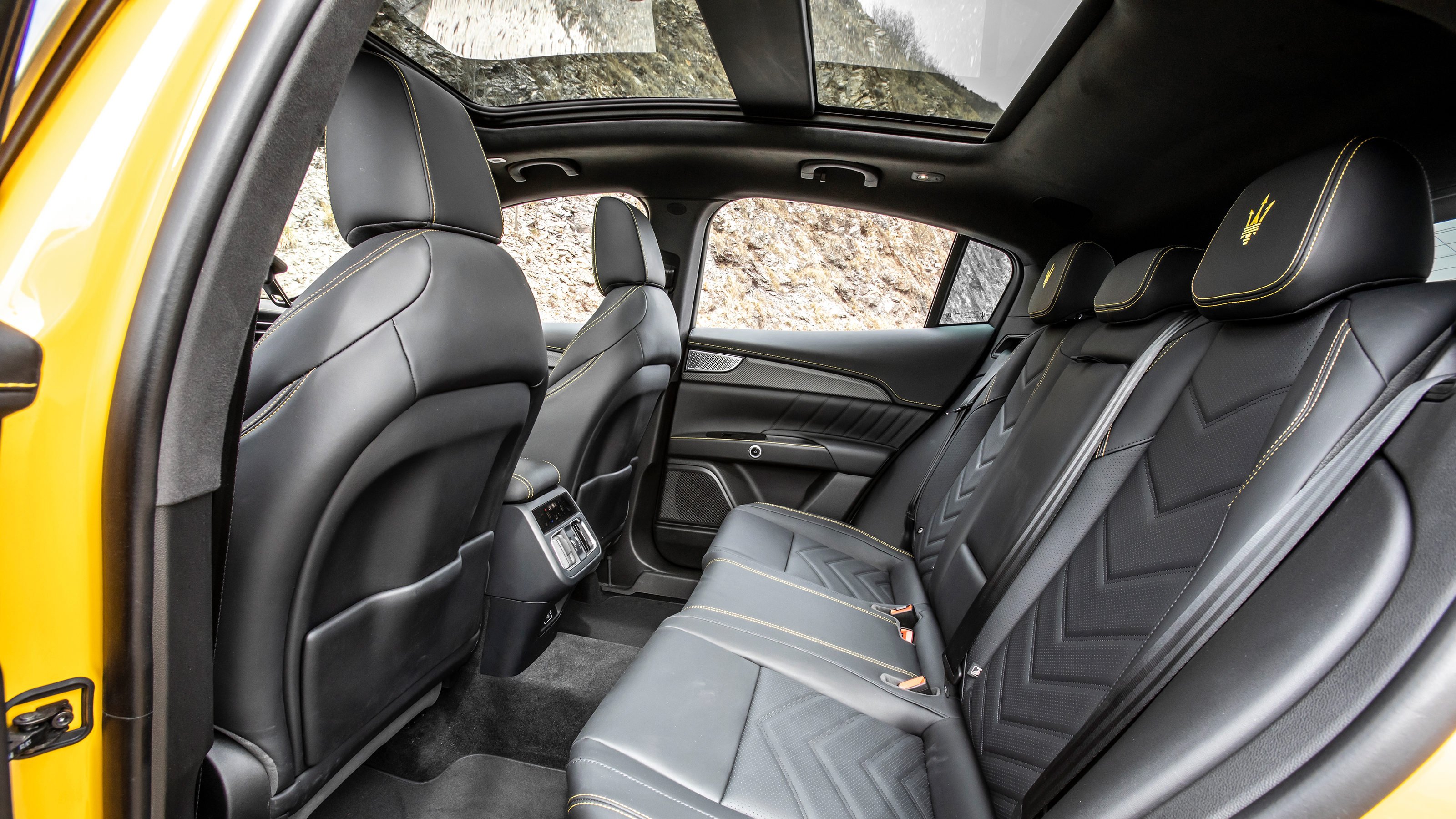 Maserati Grecale Trofeo - rear seats
