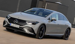 Mercedes EQE - front tracking