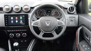 Dacia Duster Extreme SE - dash