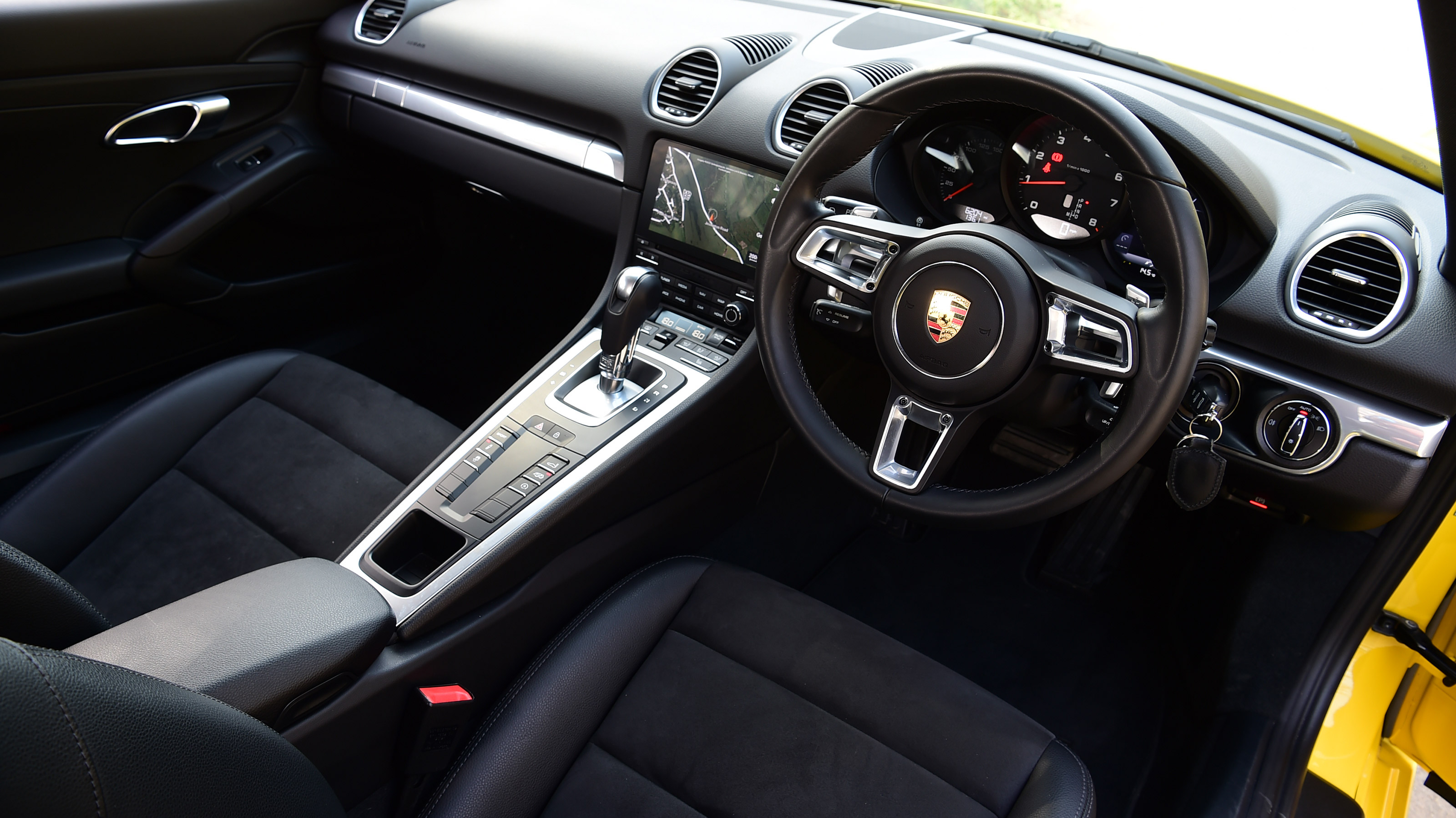 Porsche 718 Cayman - dash