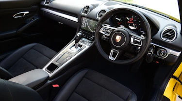 Porsche 718 Cayman - dash