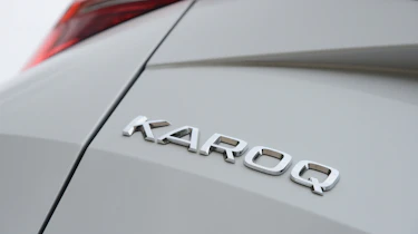 Skoda Karoq facelift - Karoq badge