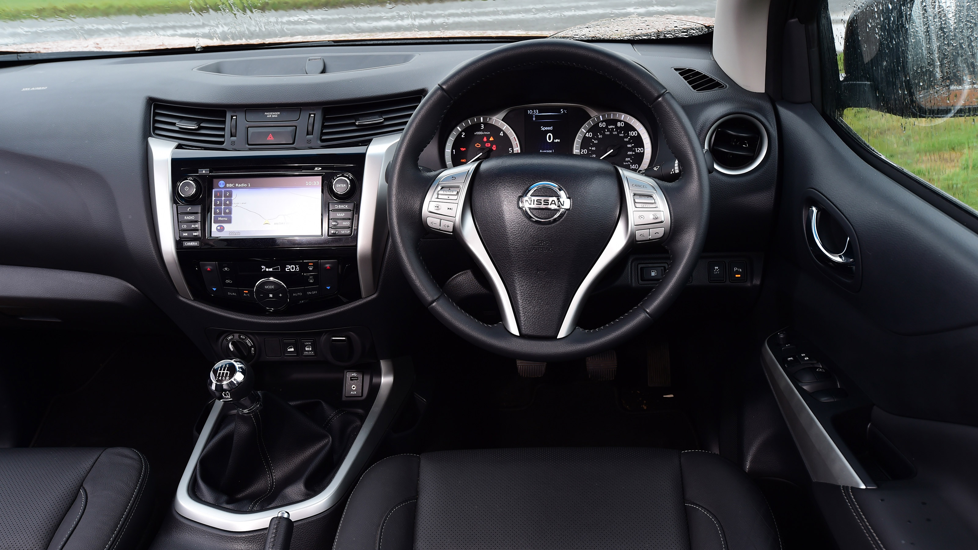 Used Nissan Navara Mk3 - dash