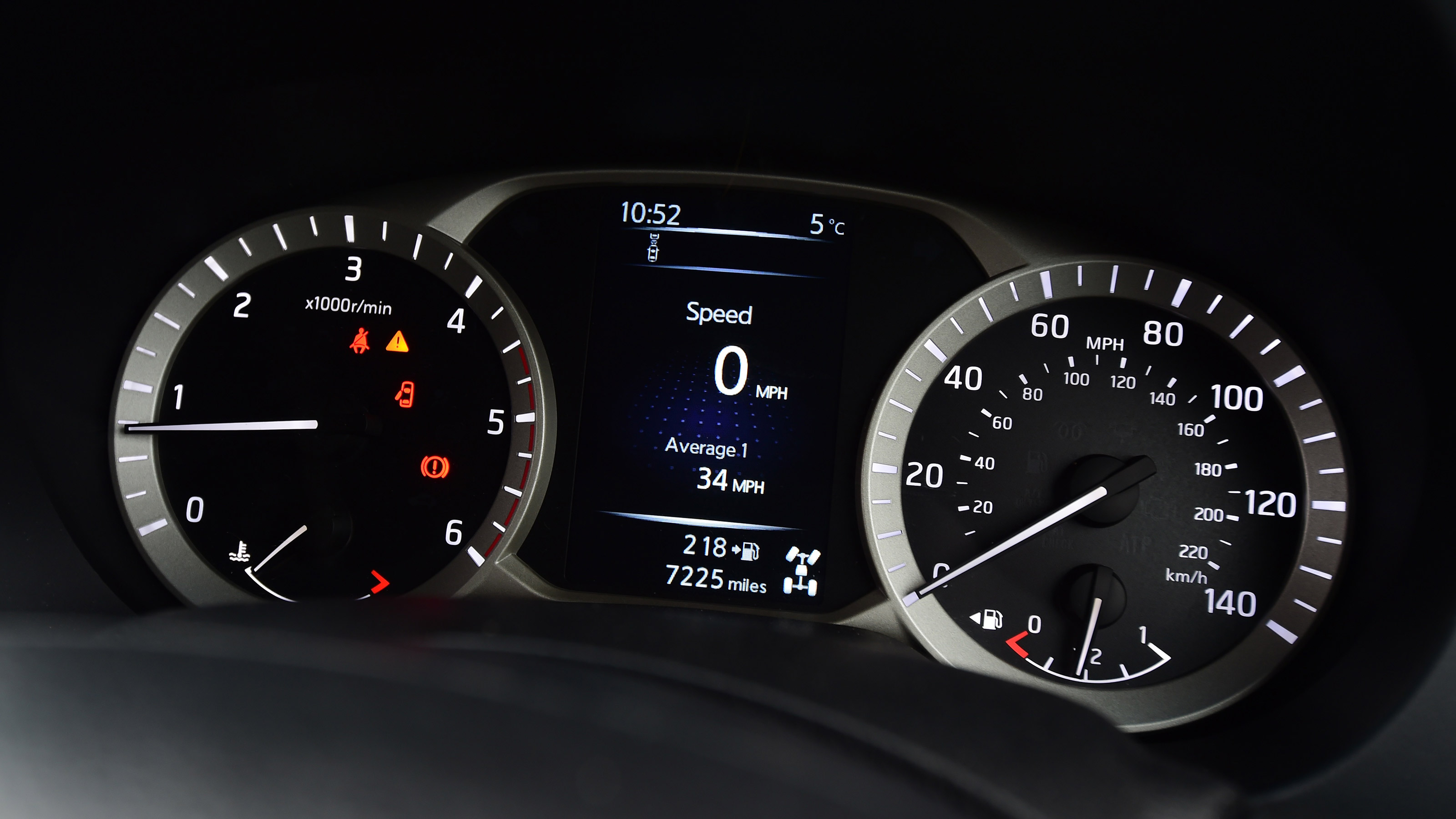 Used Nissan Navara Mk3 - dials