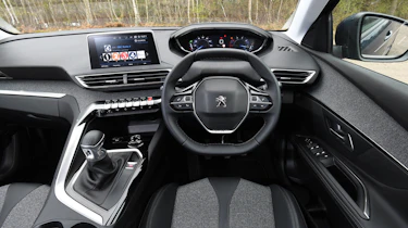Used Peugeot 5008 Mk2 - dash