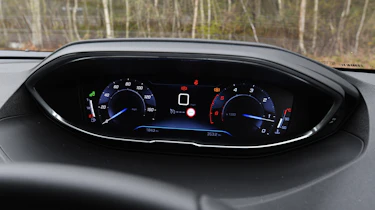 Used Peugeot 5008 Mk2 - dials