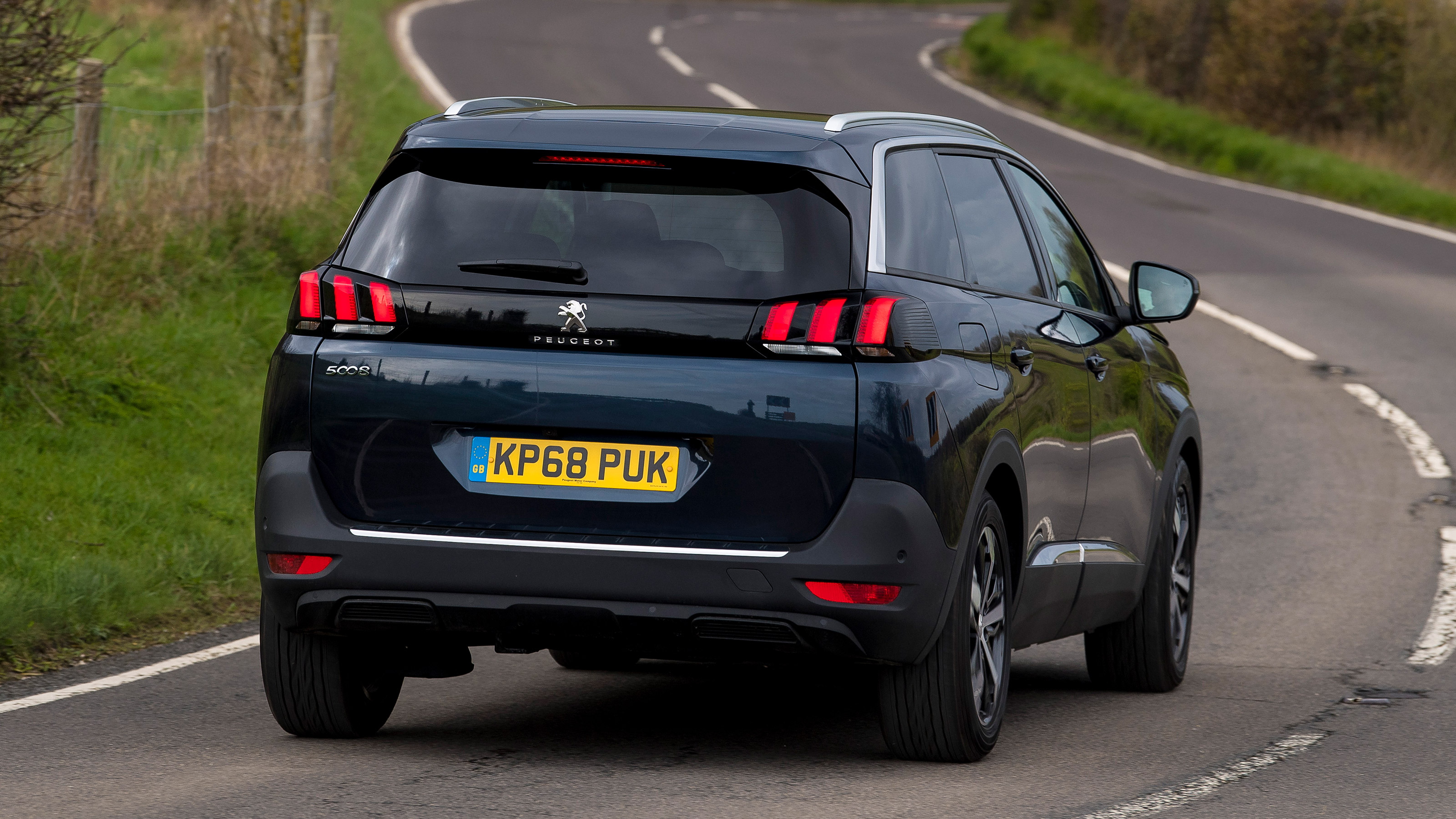 Used Peugeot 5008 Mk2 - rear cornering