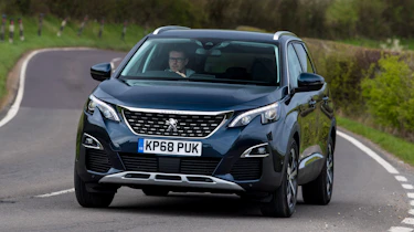 Used Peugeot 5008 Mk2 - front cornering