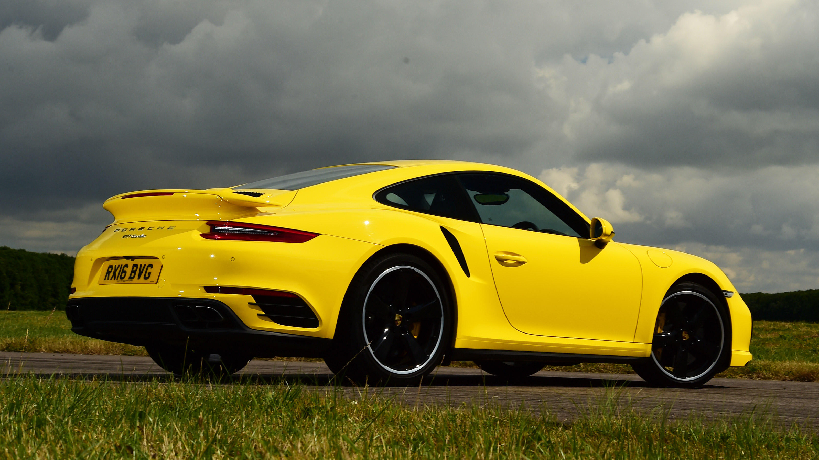Used Porsche 911 - rear