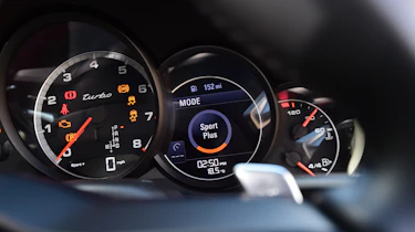Used Porsche 911 - dials