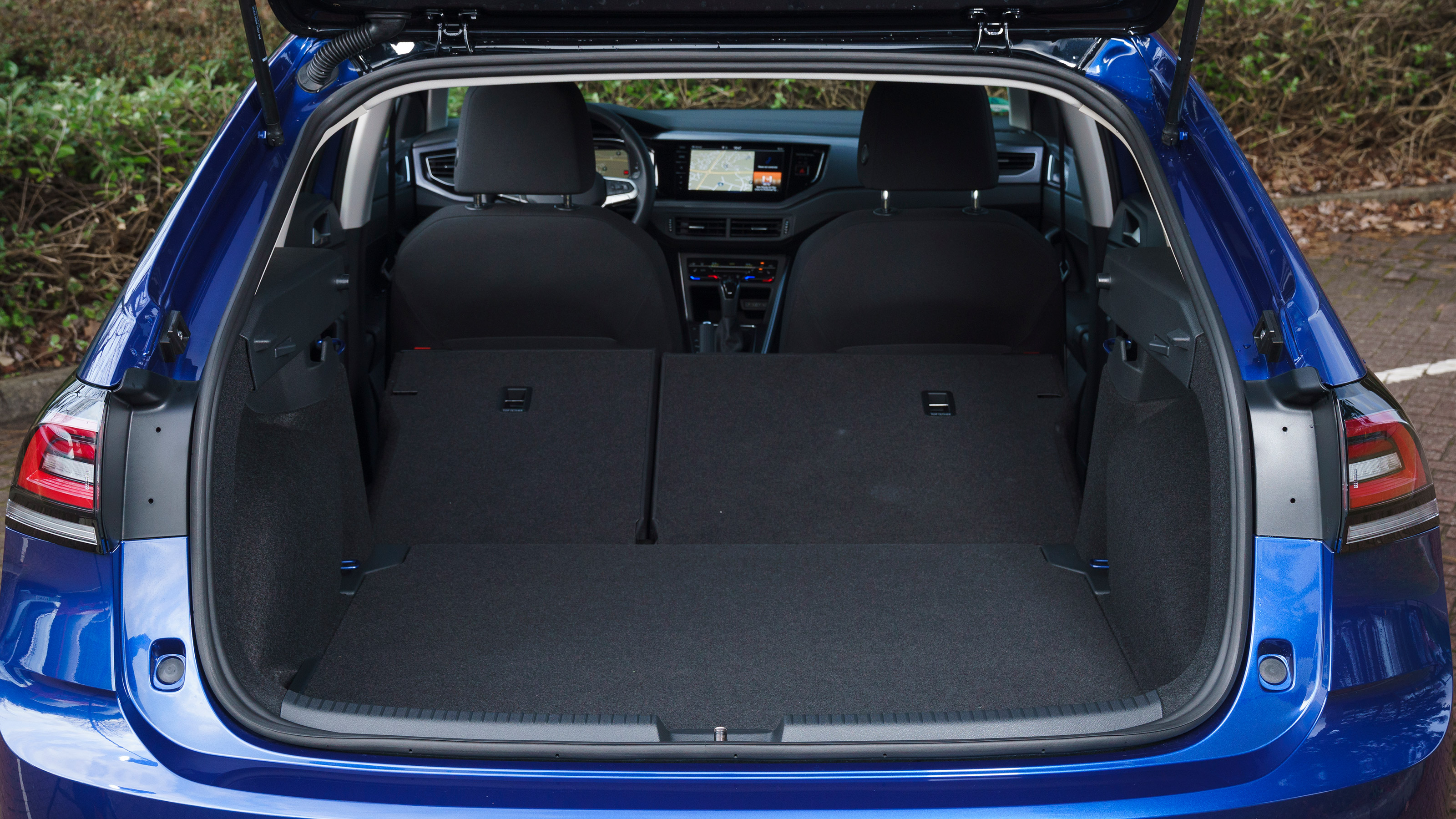 Volkswagen Taigo - boot seats down