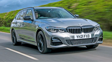 BMW 330e xDrive Touring - front tracking