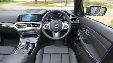 Peugeot 508 SW Sport Engineered vs BMW 330e xDrive Touring - 330e interior