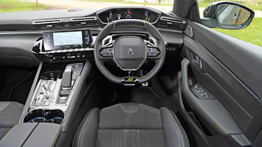Peugeot 508 SW Sport Engineered vs BMW 330e xDrive Touring - 508 interior