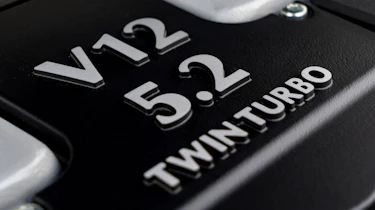 Aston Martin V12 Vantage - engine detail