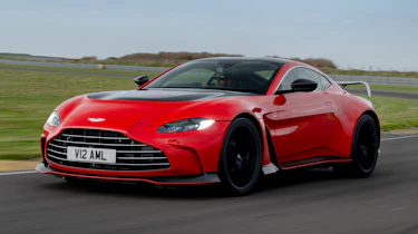 Aston Martin V12 Vantage - front action