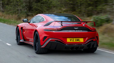 Aston Martin V12 Vantage - rear tracking