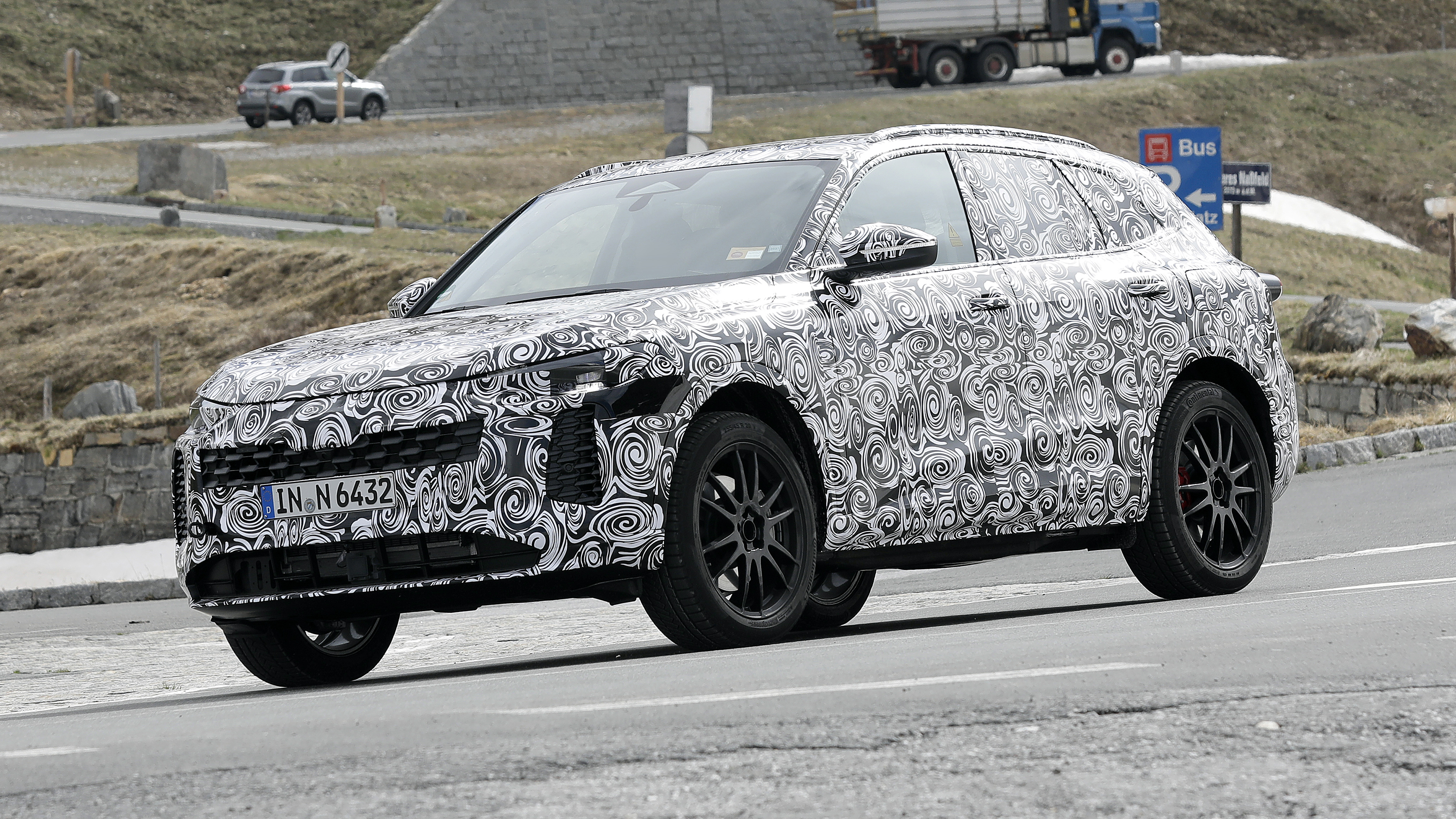 Audi Q5 - front spy shot front