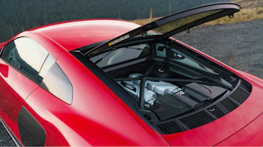 Audi R8 Performance RWD Edition - open engine cover