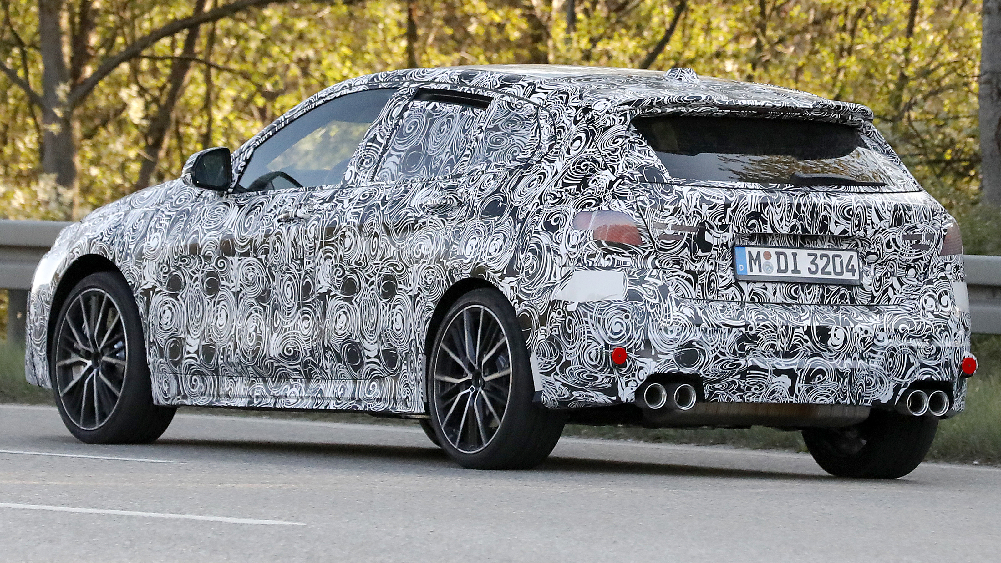 BMW 1 Series facelift spy - rear action