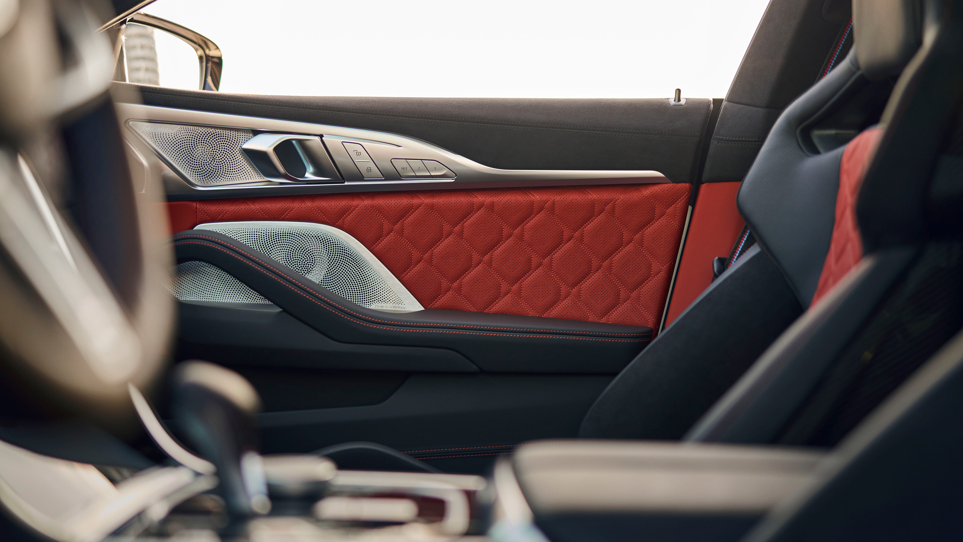 BMW M8 Gran Coupe - seats