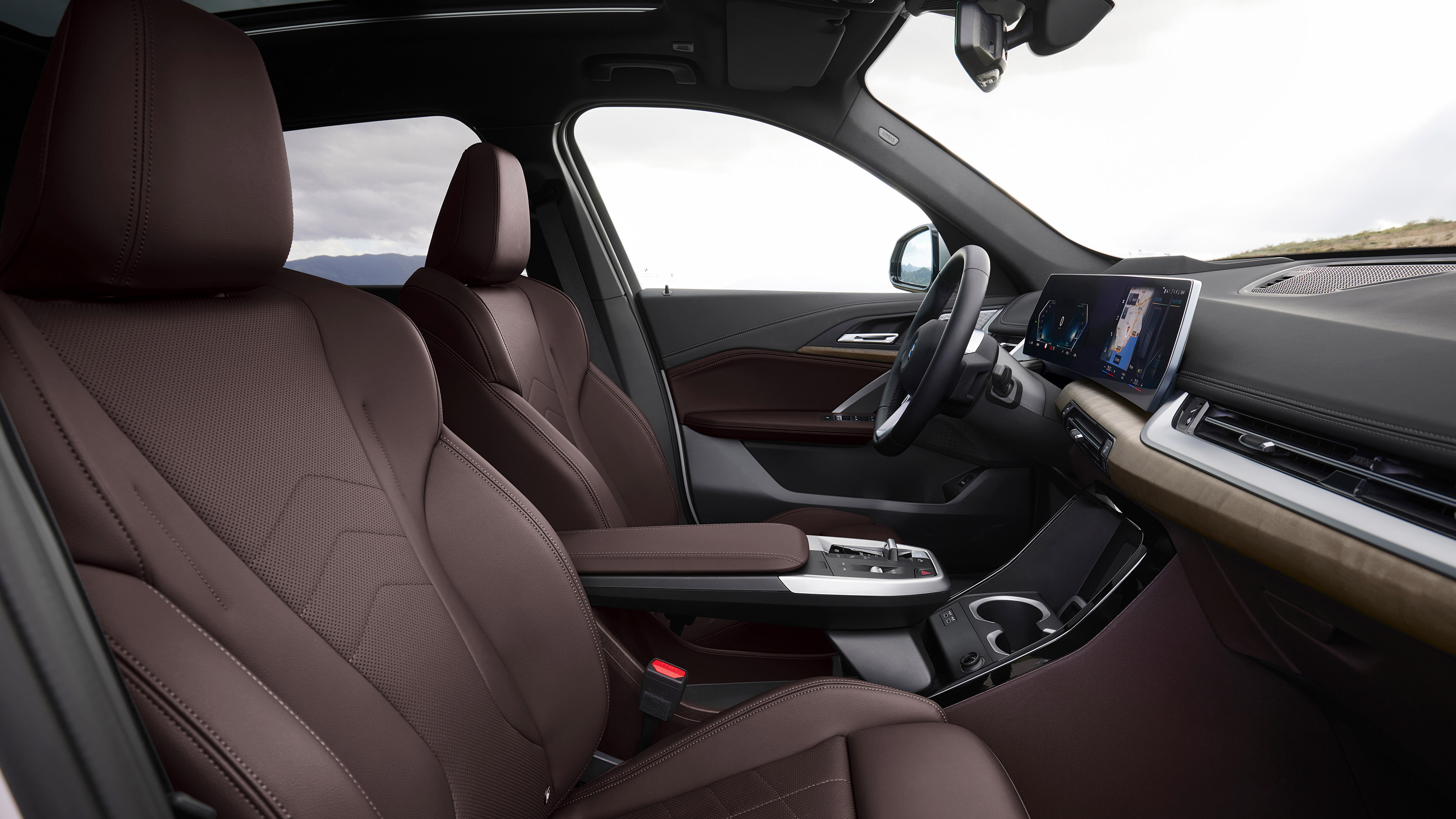 BMW iX1 - front seats