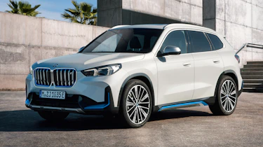 BMW iX1 - front static