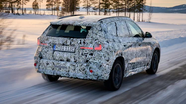 BMW iX1 winter testing - rear tracking
