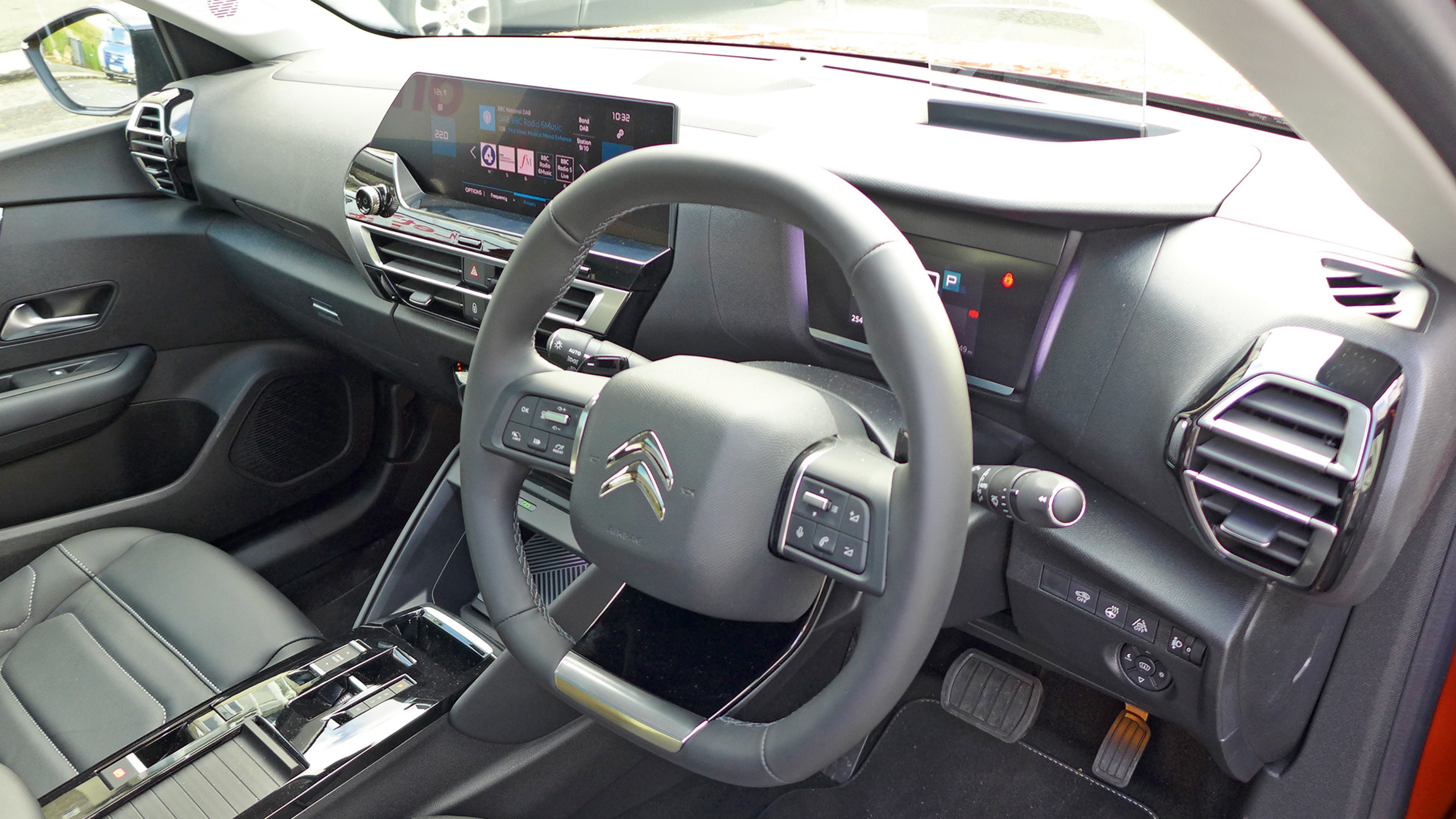 Citroen E-Berlingo long termer - C4 interior