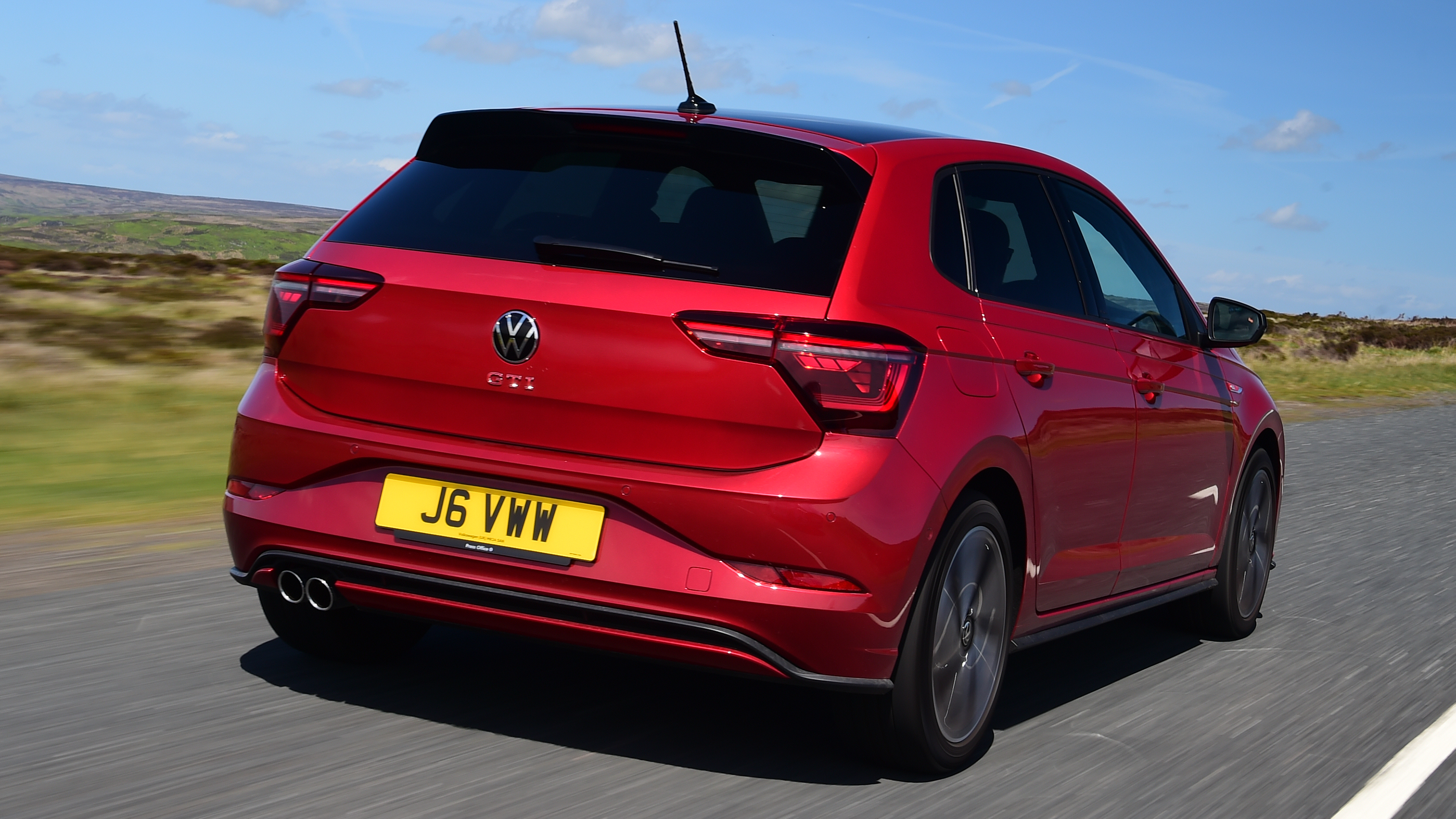Fiesta ST vs Polo GTI vs i20 N - Volkswagen Polo rear tracking