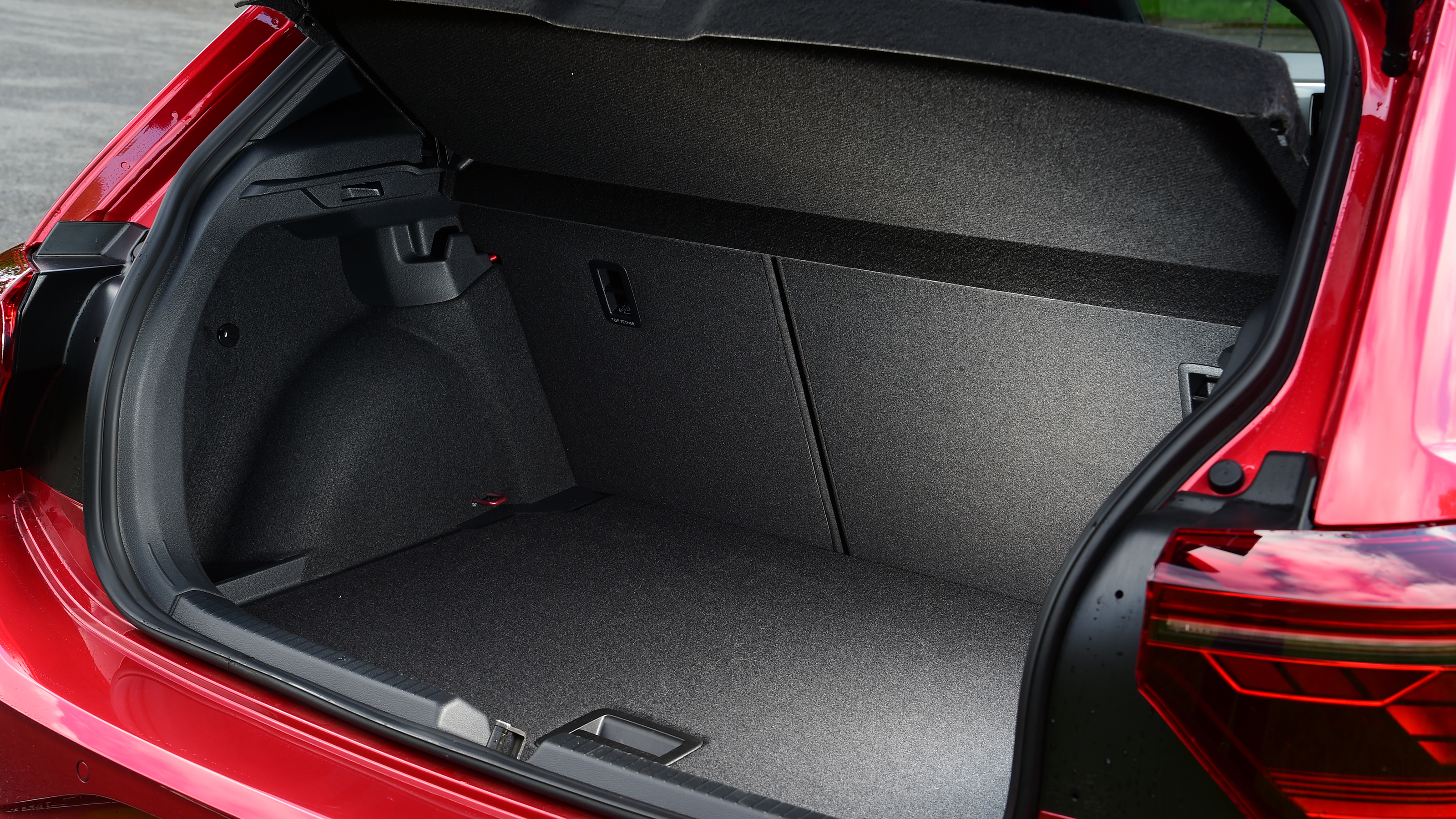 Fiesta ST vs Polo GTI vs i20 N - Volkswagen Polo boot
