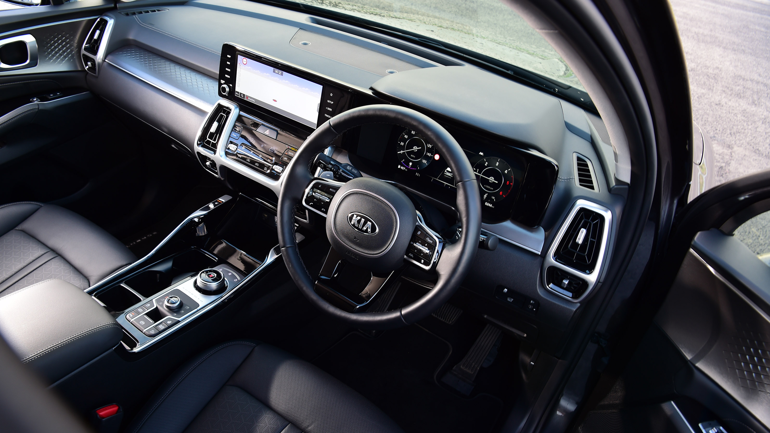 Volkswagen Tiguan Allspace - cabin